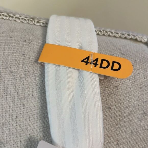 NWT Playtex Secrets Wirefree Bra - Picture 4 of 6